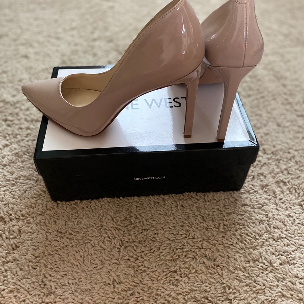 Nine West nude/beige pumps - never used, brand new